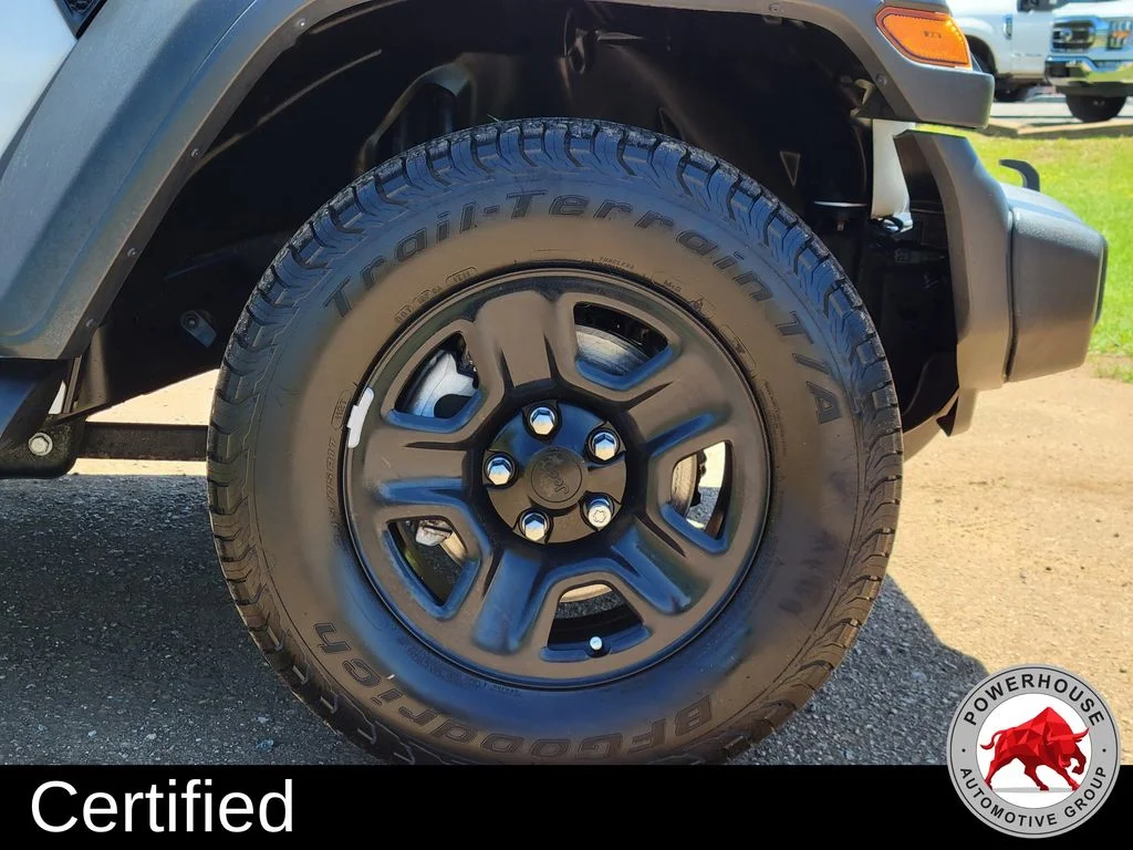 Used 2018 White Jeep Unlimited Sport image 11