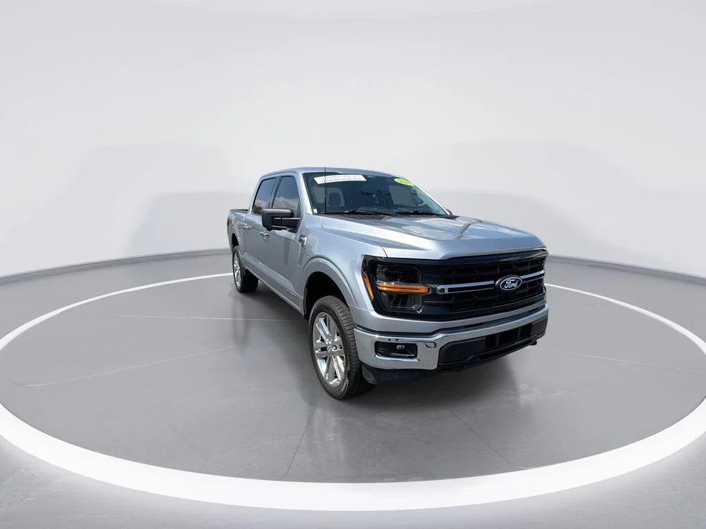 Used 2024 Silver Ford XLT image 2