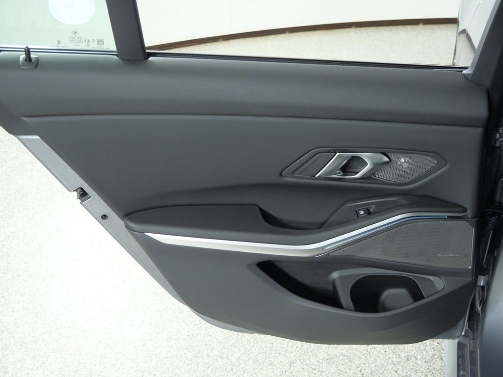 New 2026 Skyscraper Grey Metallic BMW 330i xDrive image 29