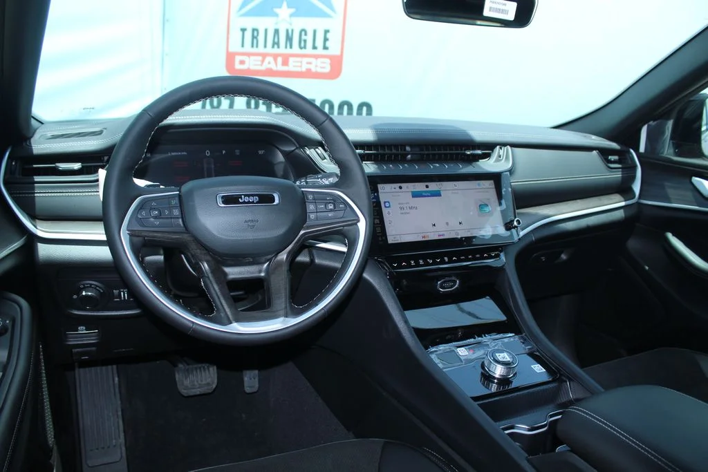 New 2026 Red Jeep Altitude image 15