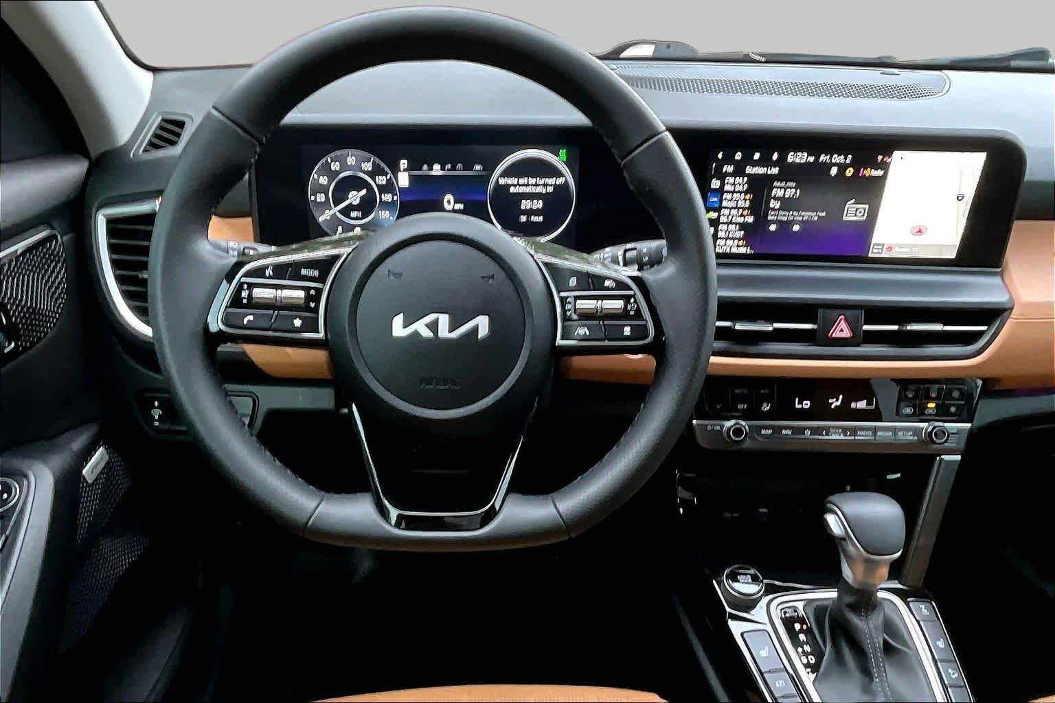 New 2024 Snow White Pearl Kia SX image 6