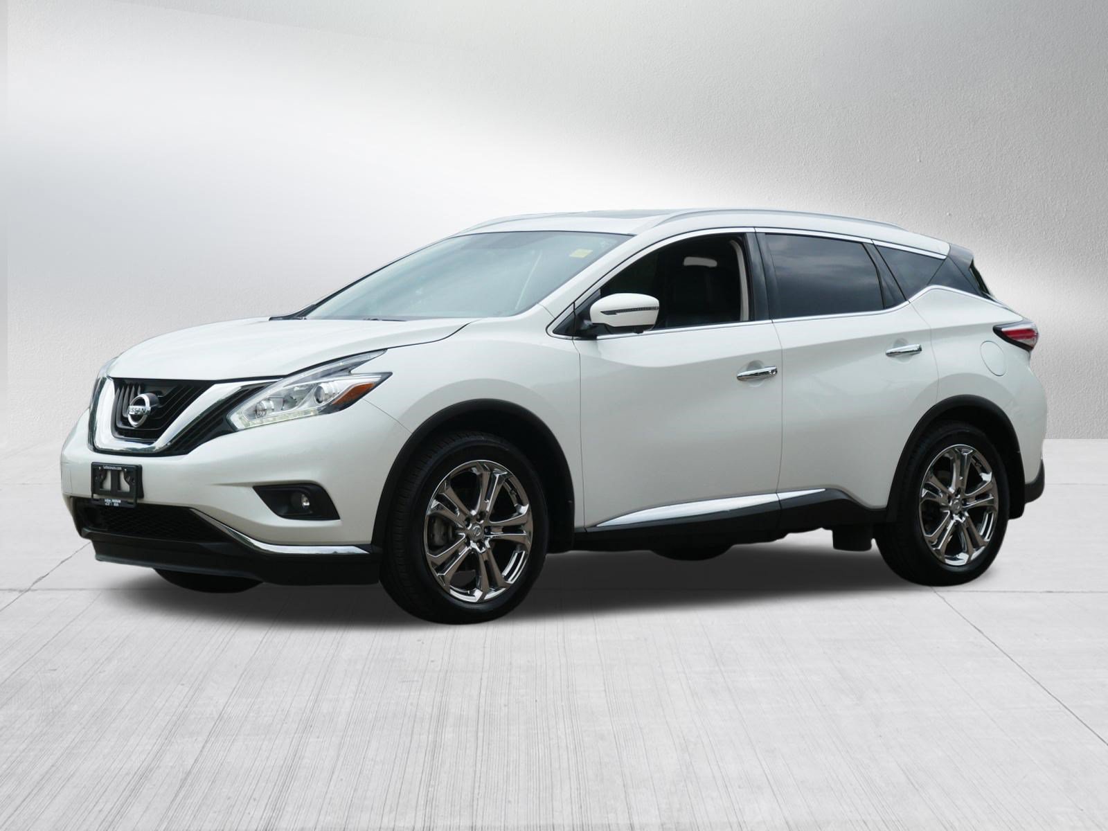 Certified Used 2017 Pearl White Nissan Platinum image 3