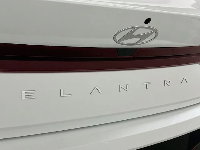 New 2026 White Hyundai SE image 23
