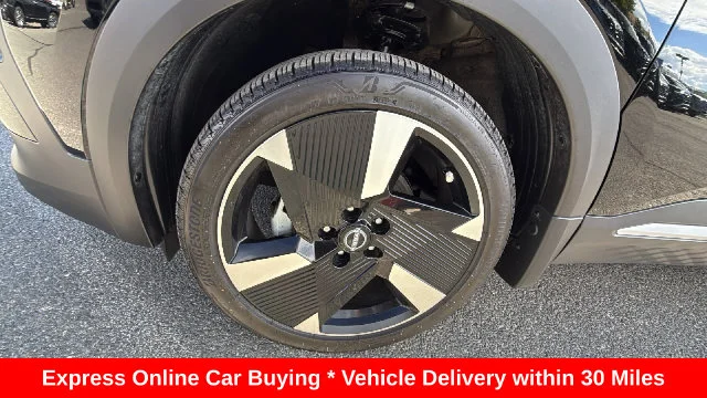Certified Used 2025 Black Nissan SR image 9