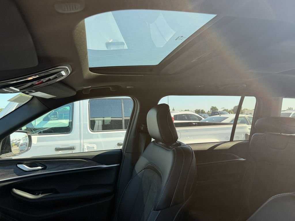 New 2026 Bright White Clearcoat Jeep Altitude image 22