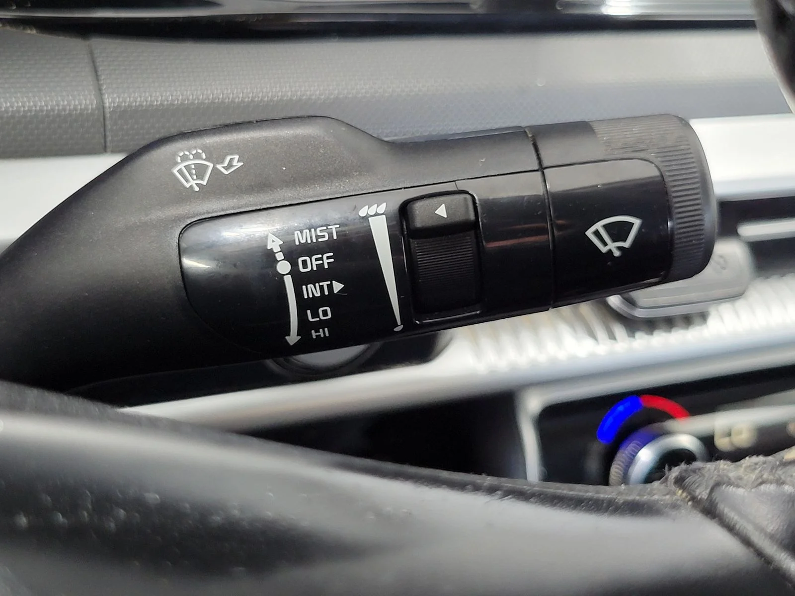 Certified Used 2022 Silver Kia LXS image 17