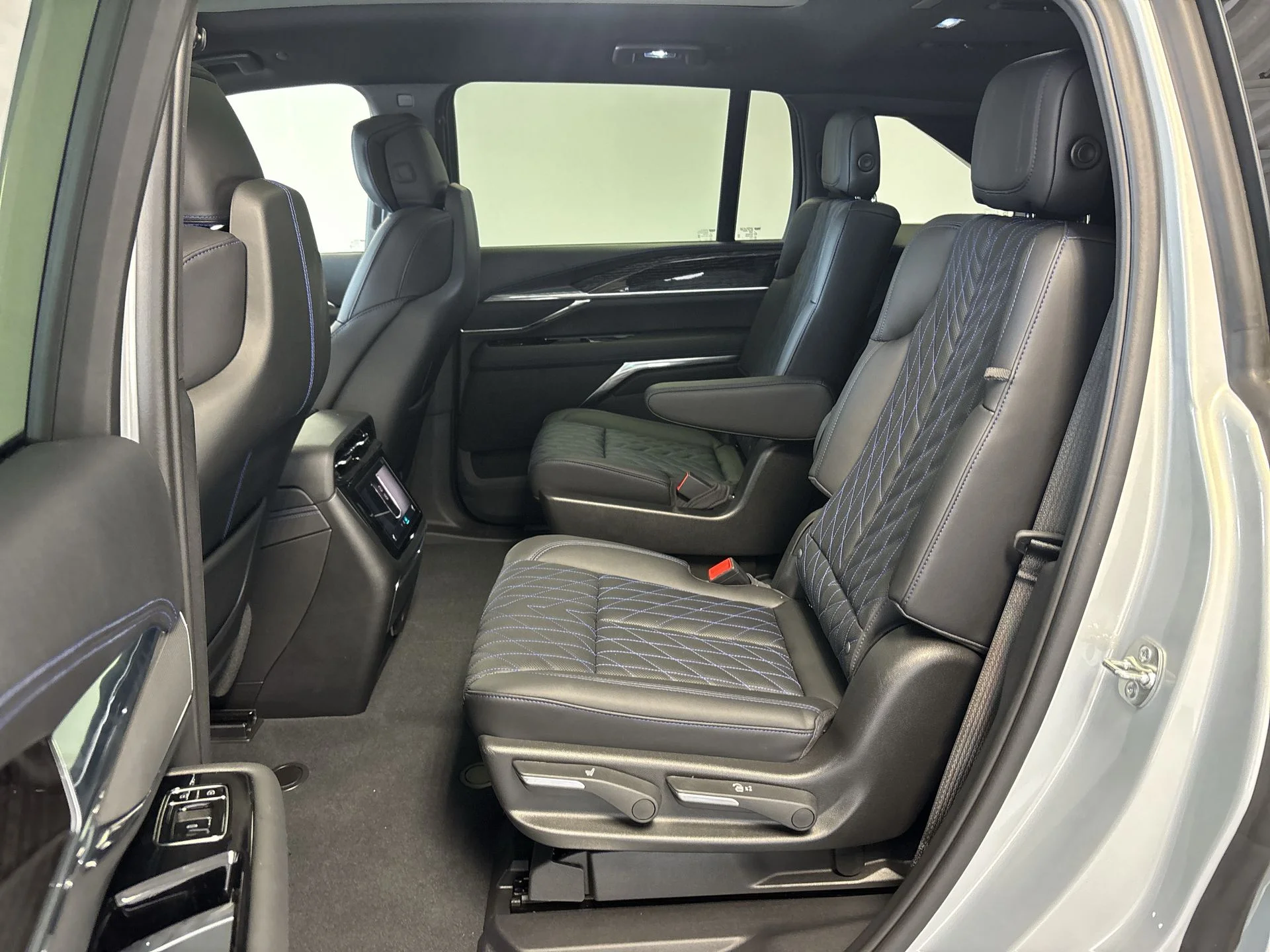 2025 Cadillac Escalade IQ Luxury 1 - Photo 72
