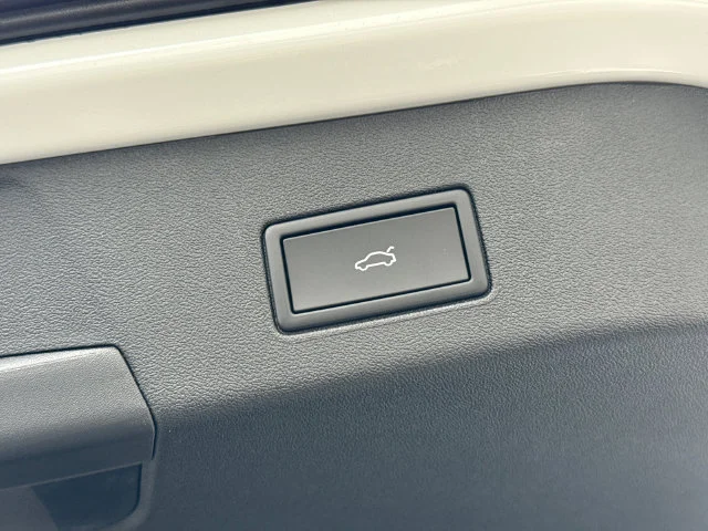 New 2026 Opal White Pearl Volkswagen Pro S image 18