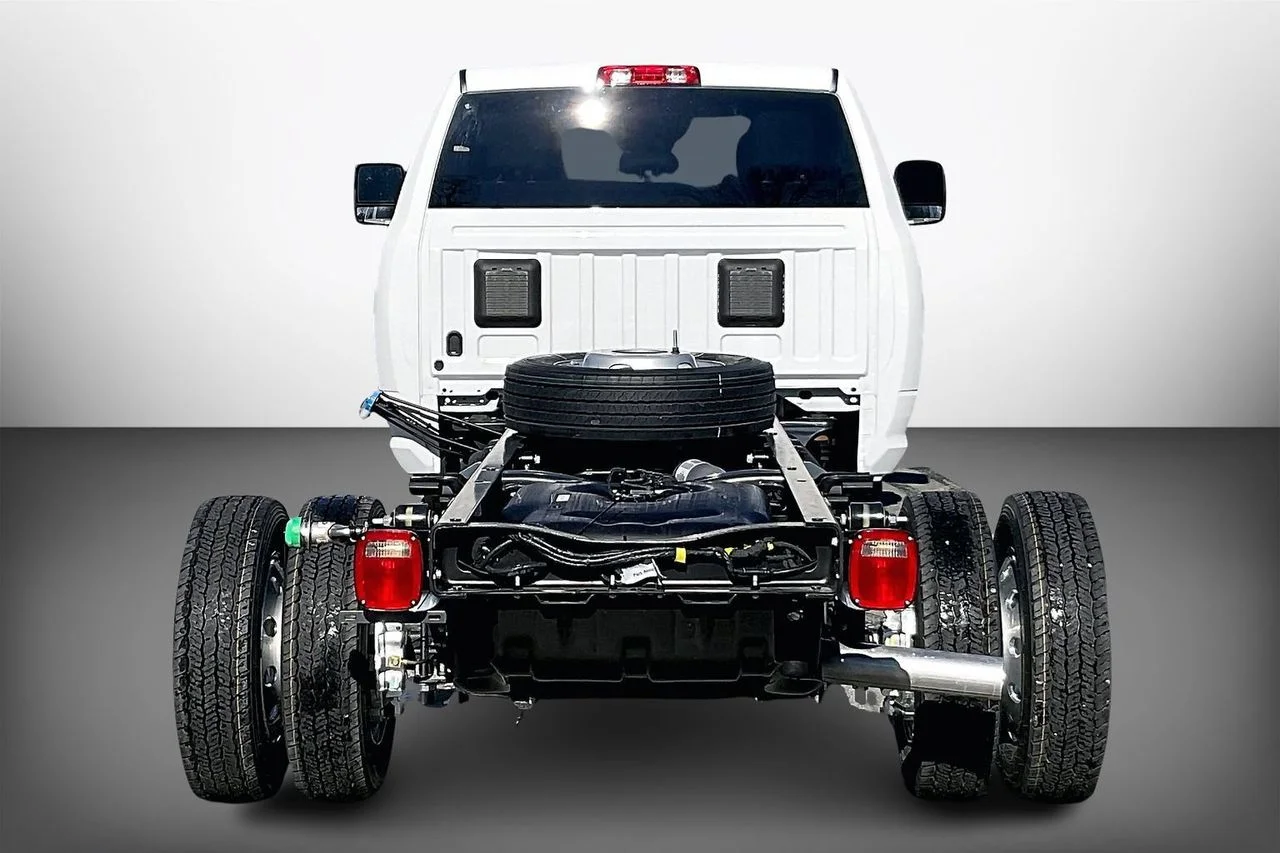New 2026 Bright White Clear-Coat Exterior Paint RAM Tradesman image 7
