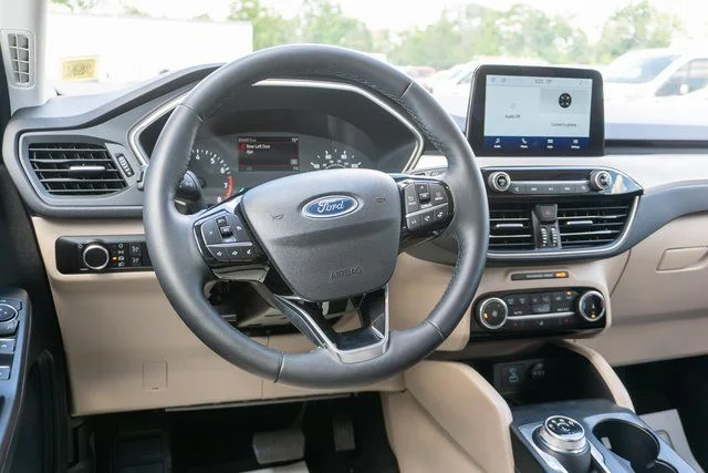 Used 2022 Blue Ford SE image 13