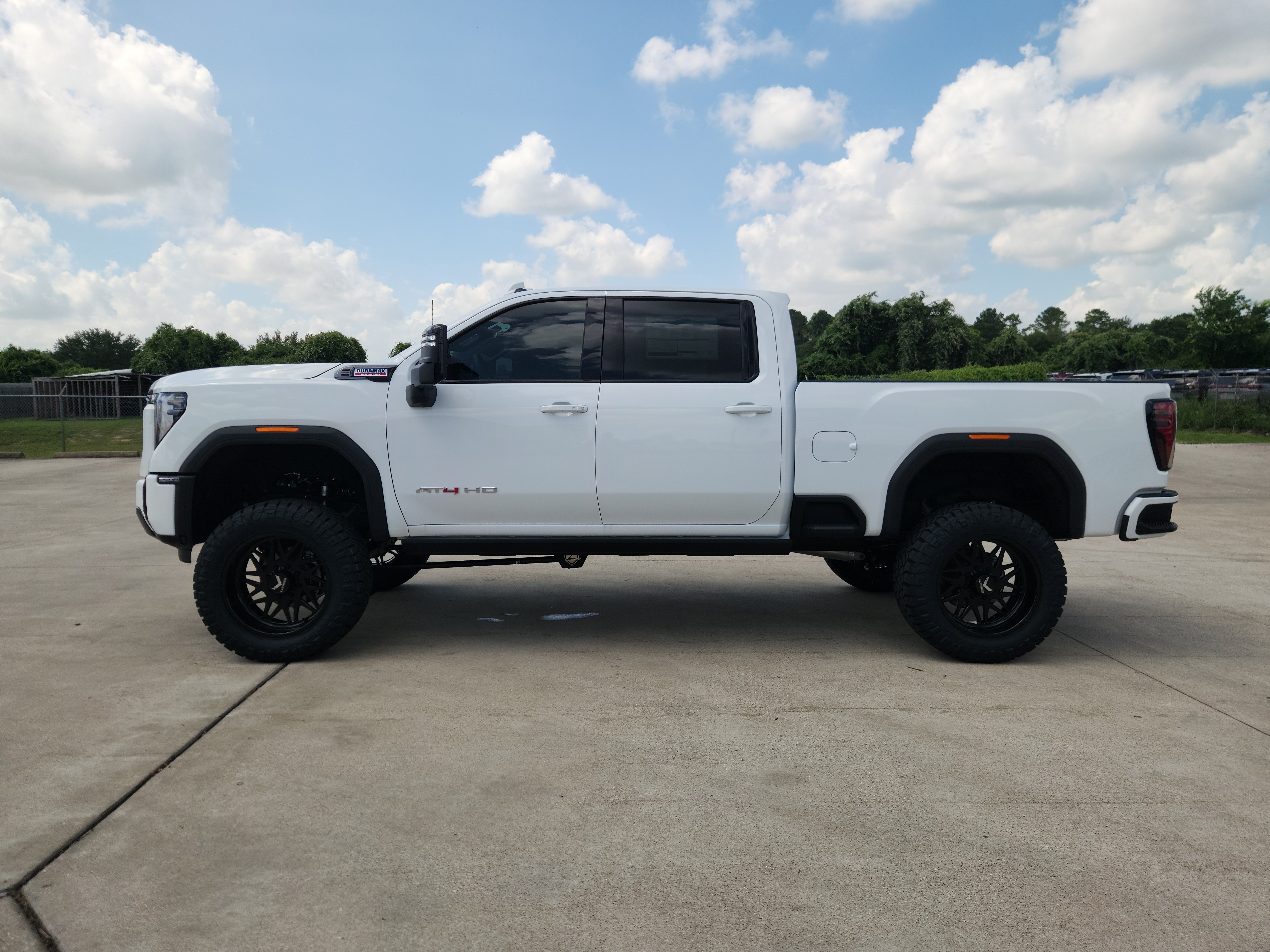 2026 GMC Sierra 2500HD AT4 - Photo 3