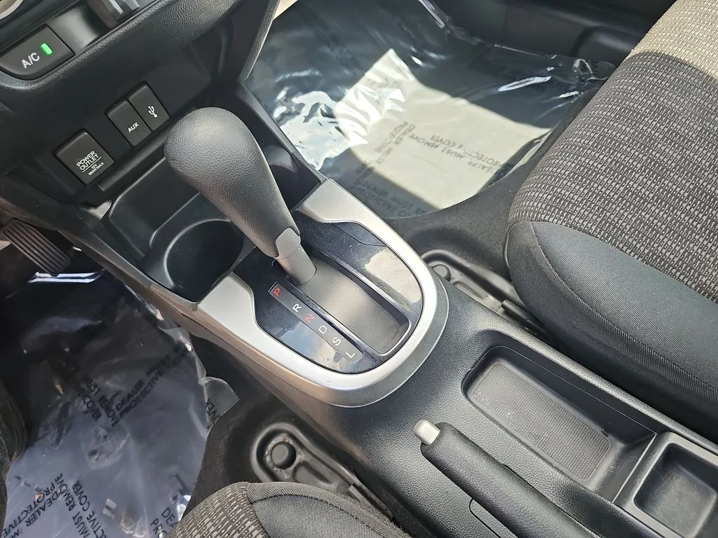 Used 2015  Honda LX image 23
