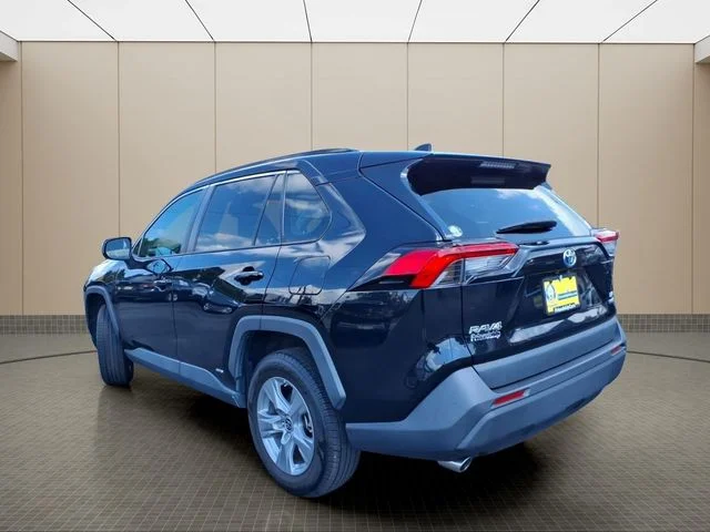 Used 2022 Black Toyota LE image 9