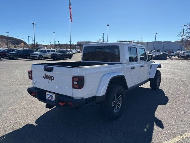 New 2026 Bright White Clear-Coat Exterior Paint Jeep Mojave X image 6