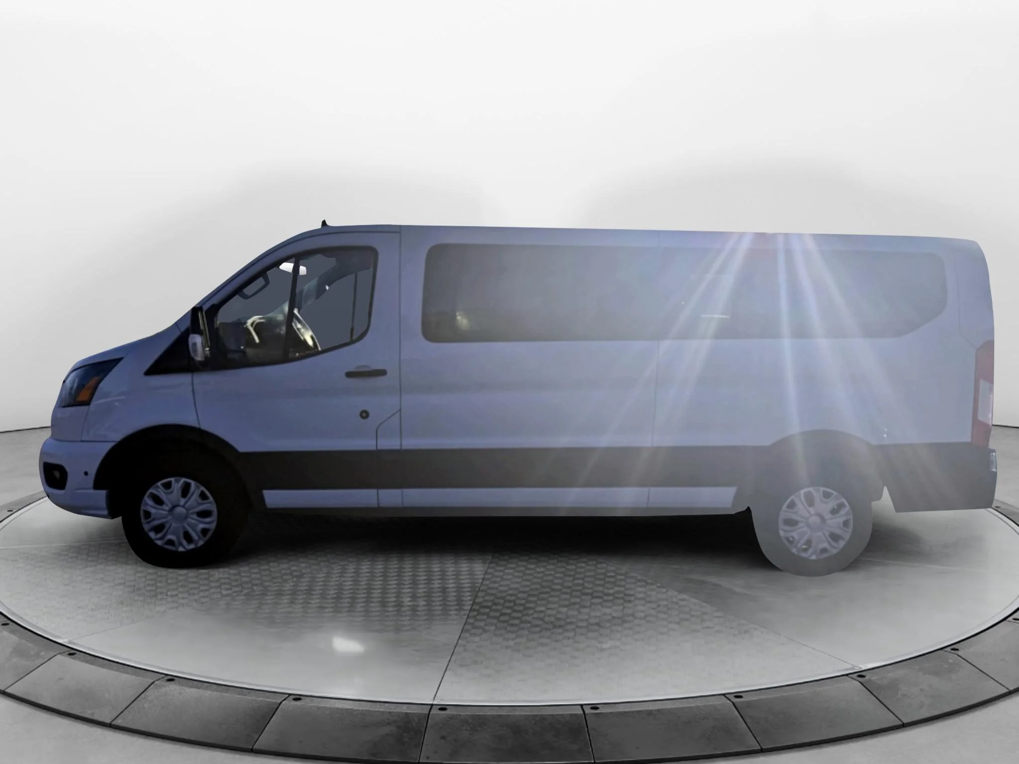 Used 2024 Oxford White Ford XLT image 2