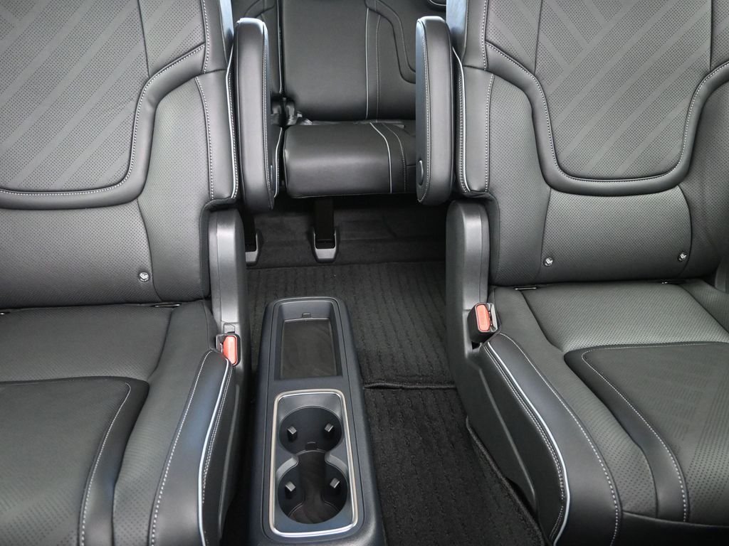 New 2026 RADIANT WHITE INFINITI Luxe 2WD image 29