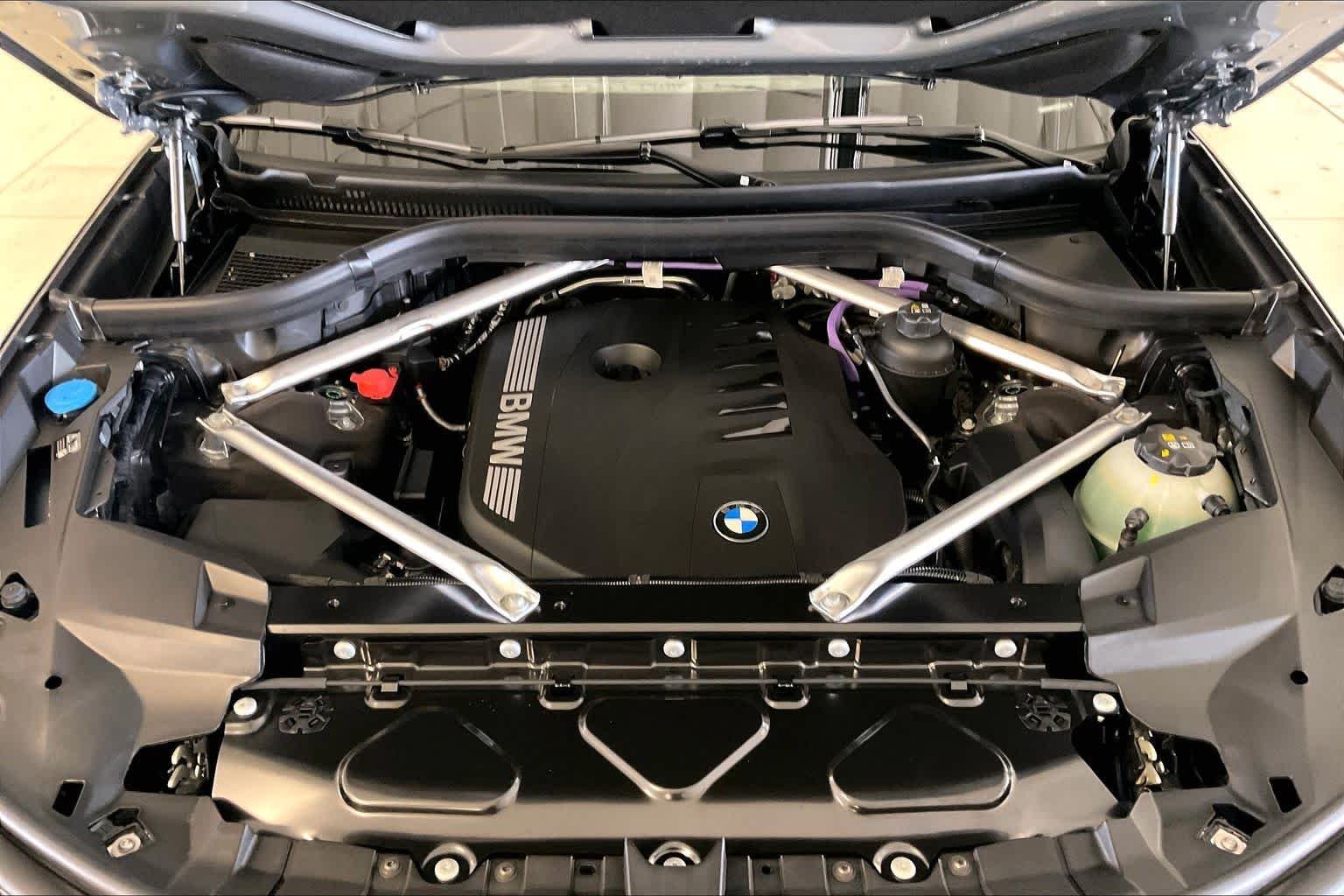 New 2027 Skyscraper Grey Metallic BMW xDrive40i image 16
