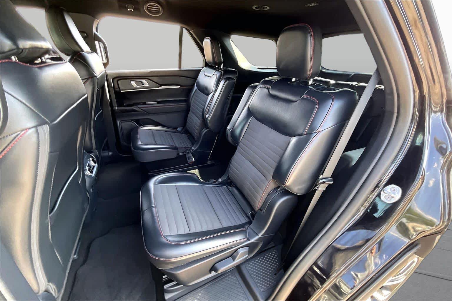 Used 2025 Agate Black Ford ST-Line image 20