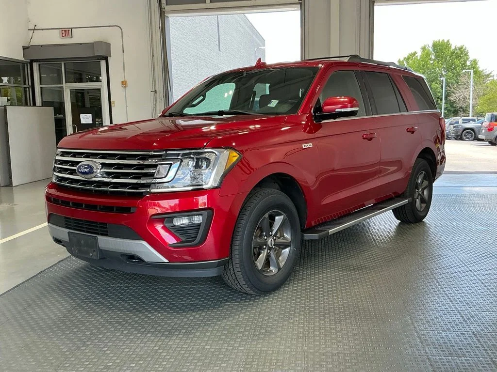 Used 2021 Rapid Red Metallic Tinted Clearcoat Ford XLT image 2