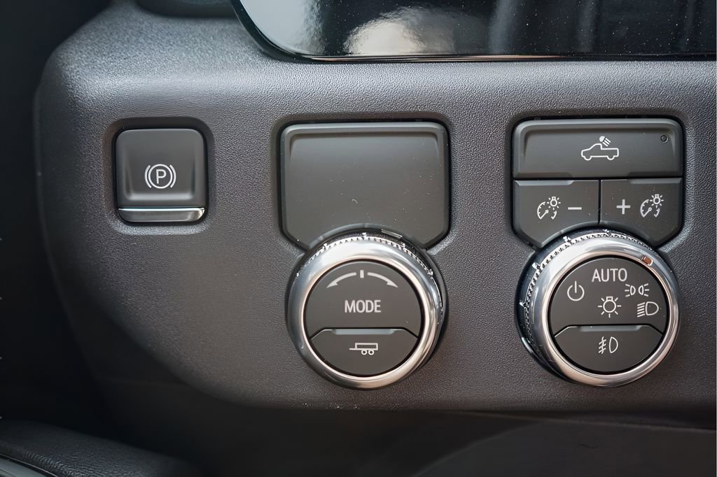 New 2026 Onyx Black GMC Elevation image 14