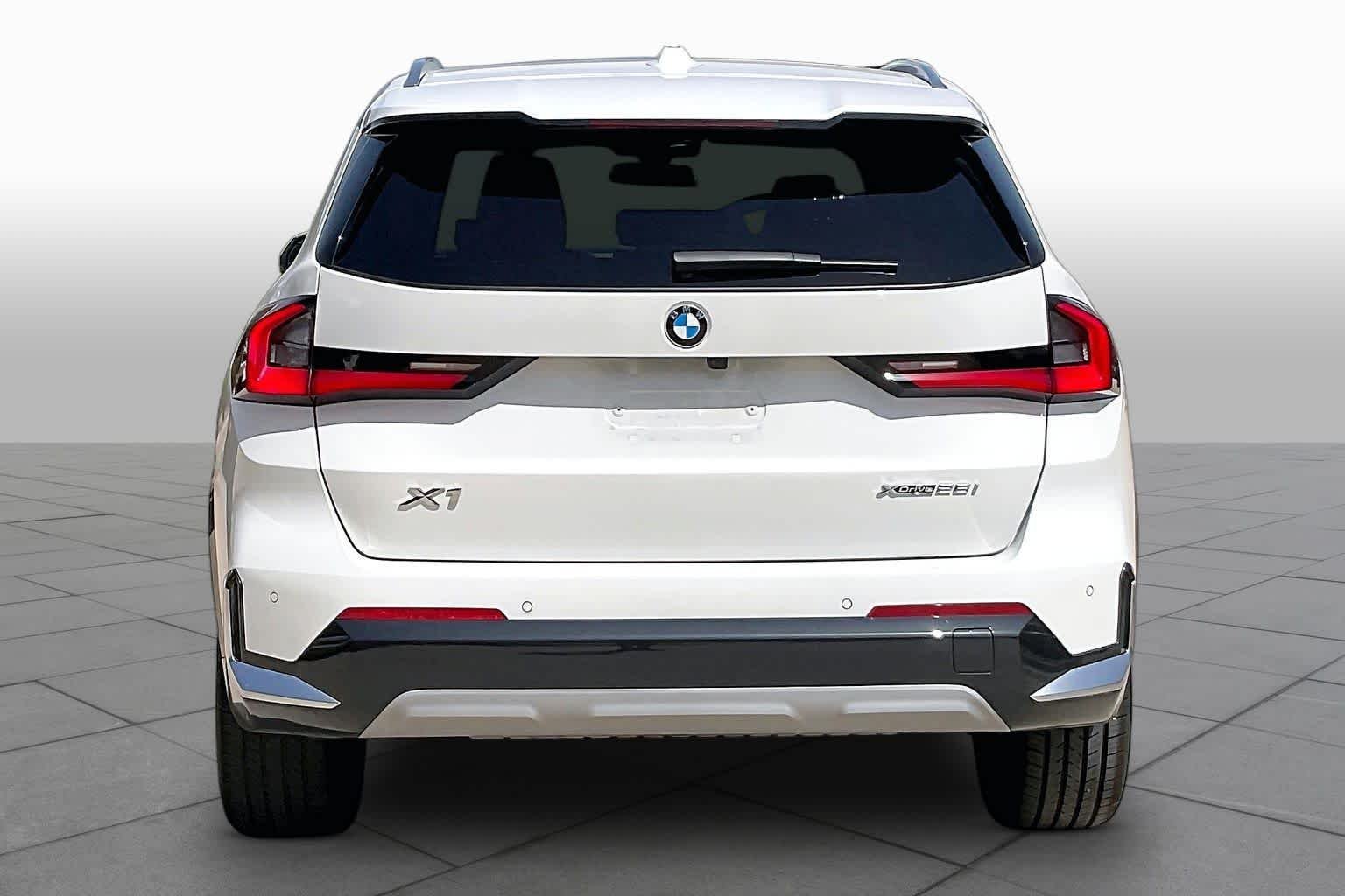 Used 2023 Alpine White BMW xDrive28i image 5