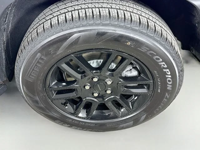 New 2026 Fuji White Land Rover S image 33