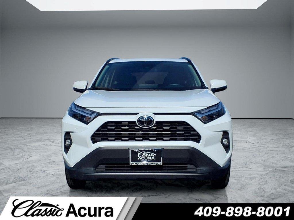 Used 2024 Wind Chill Pearl Toyota XLE Premium image 3