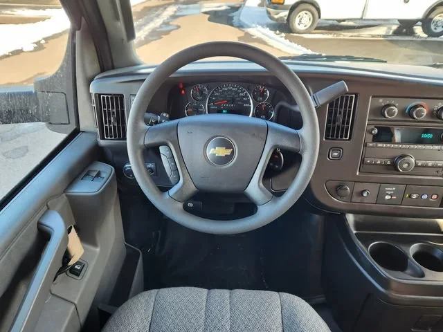 New 2026 Summit White Chevrolet 2WT image 13