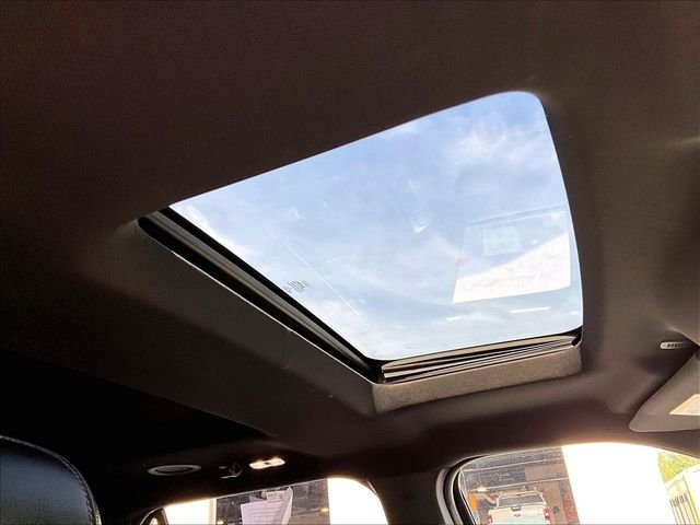 Used 2018 Red Ford XLT image 18
