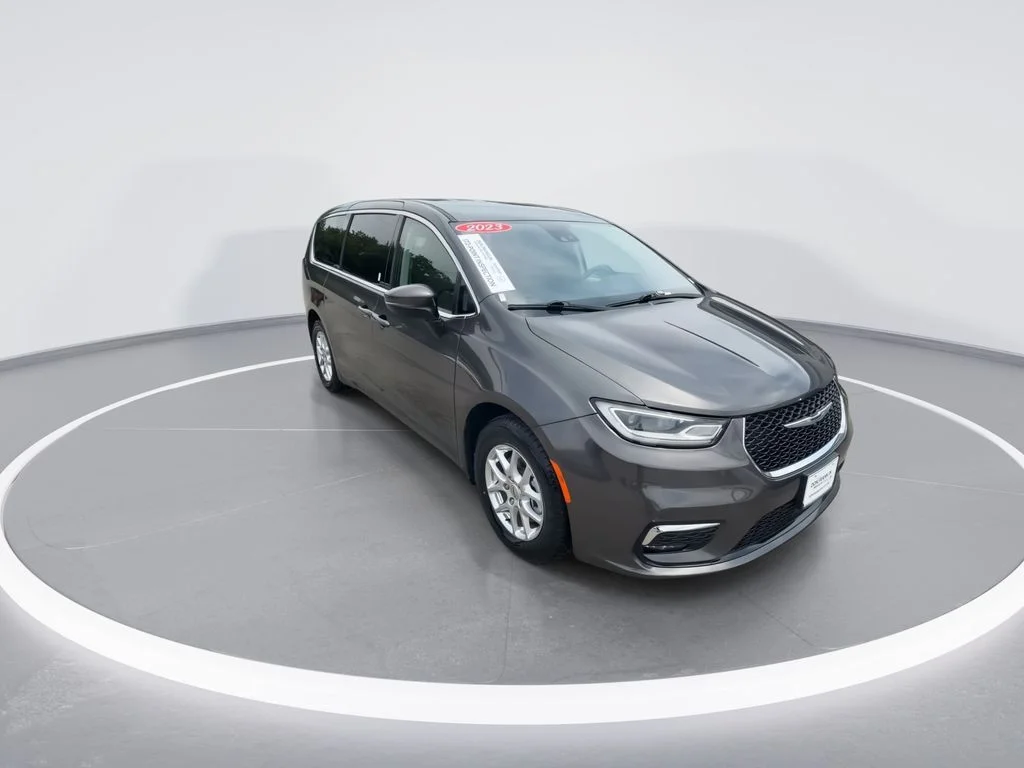 Used 2023 Gray Chrysler Touring L image 2