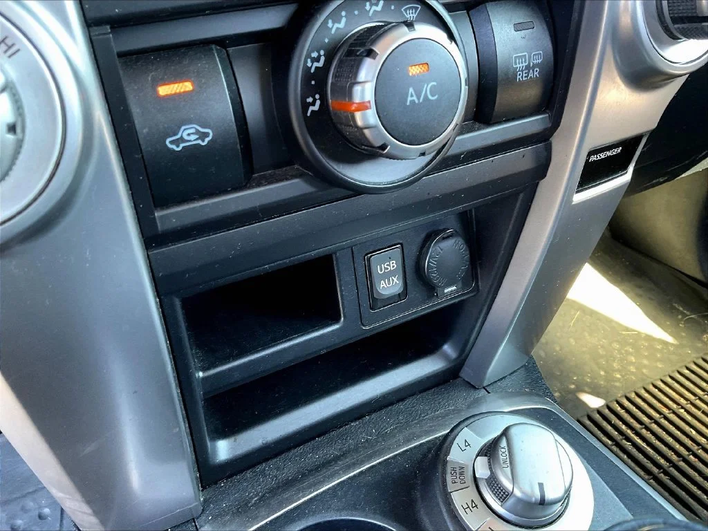 Used 2019 Midnight Black Metallic Toyota SR5 image 12