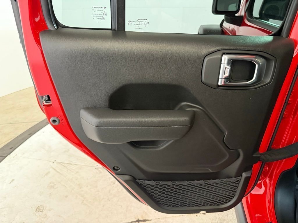 2026 Jeep Wrangler 4-Door Willys - Photo 13