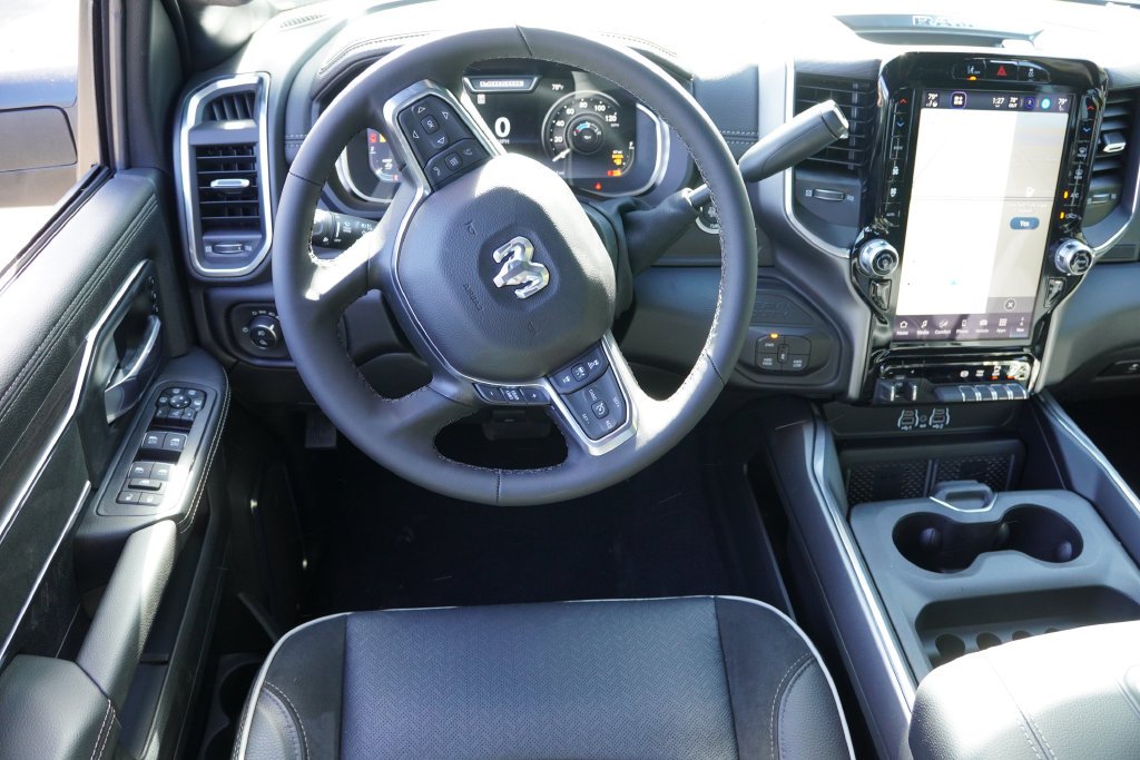 New 2027 Diamond Black Crystal Pearl-Coat Exterior Paint RAM Laramie image 14