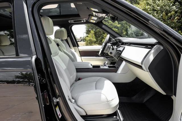 New 2026 Black Land Rover SE image 43