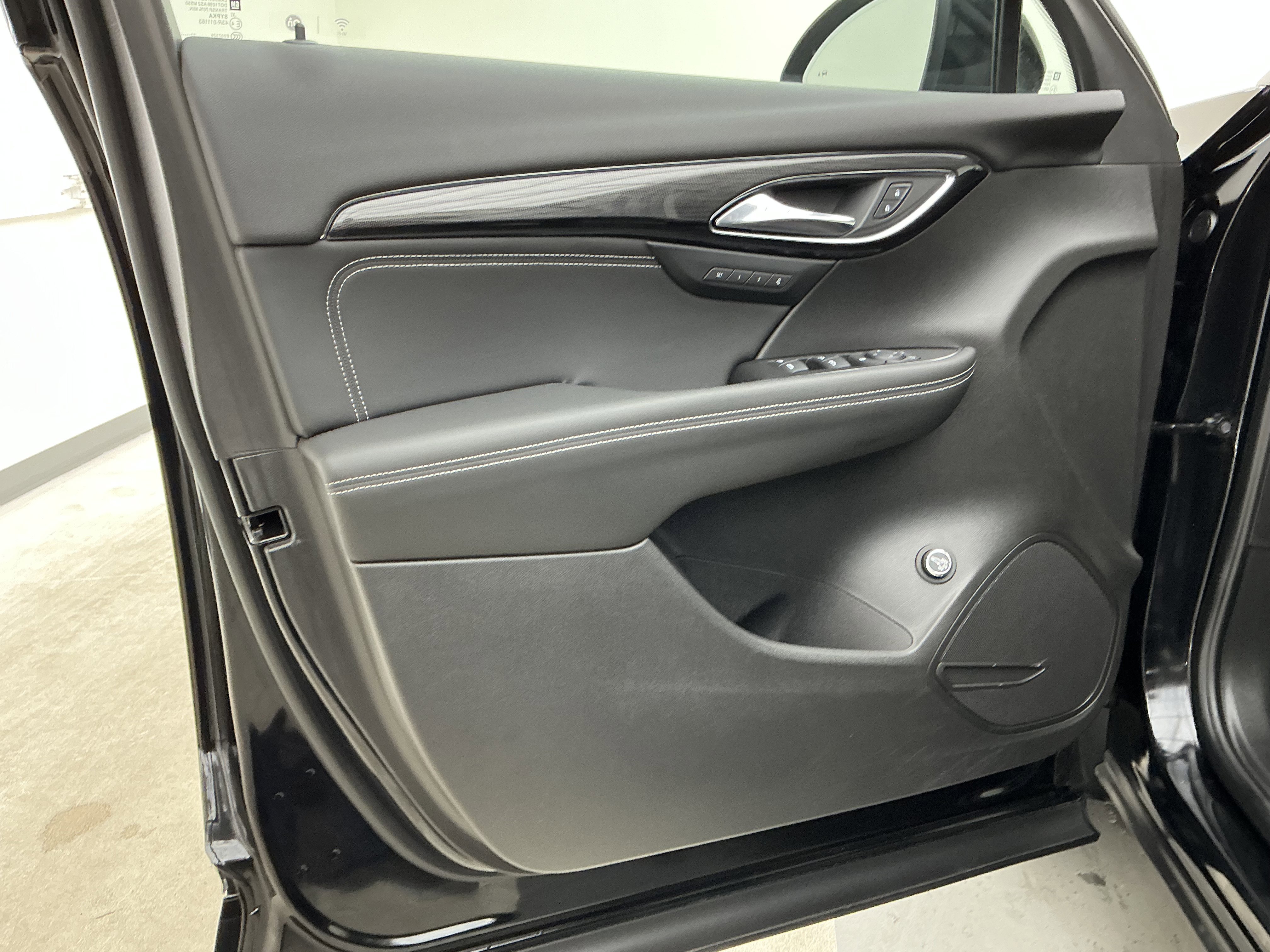 Used 2023 Ebony Twilight Metallic Buick Essence image 15