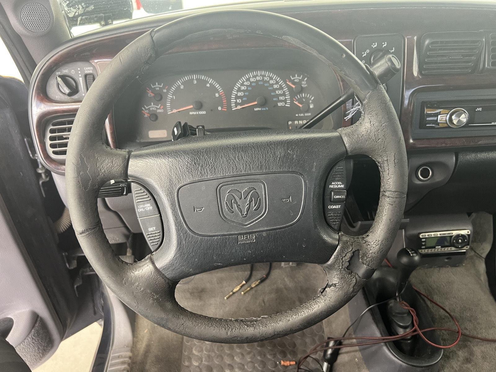 Used 1999 Blue Dodge 2dr Club Cab 139" WB 4WD image 16