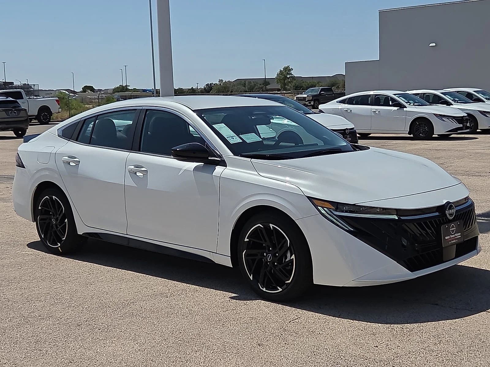 New 2026 QAC Aspen Whit Nissan SR image 6