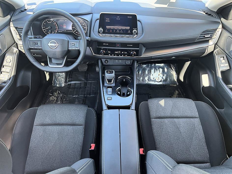 Certified Used 2025 Gun Metallic Nissan SV image 18
