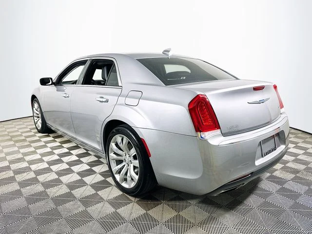 Pre-Owned 2018 Chrysler 300 Limited