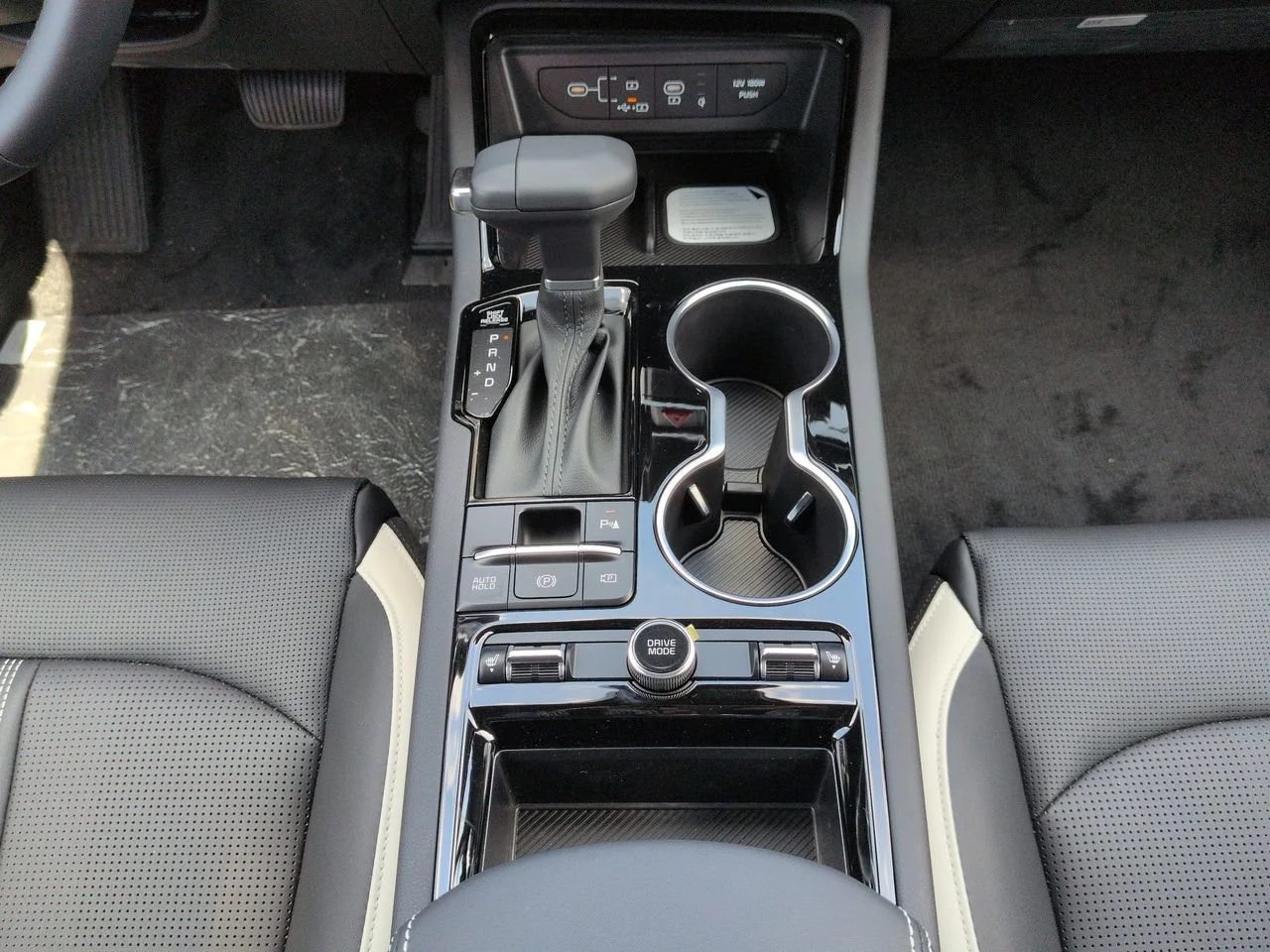 New 2026 Snow White Pearl Kia GT-Line image 16