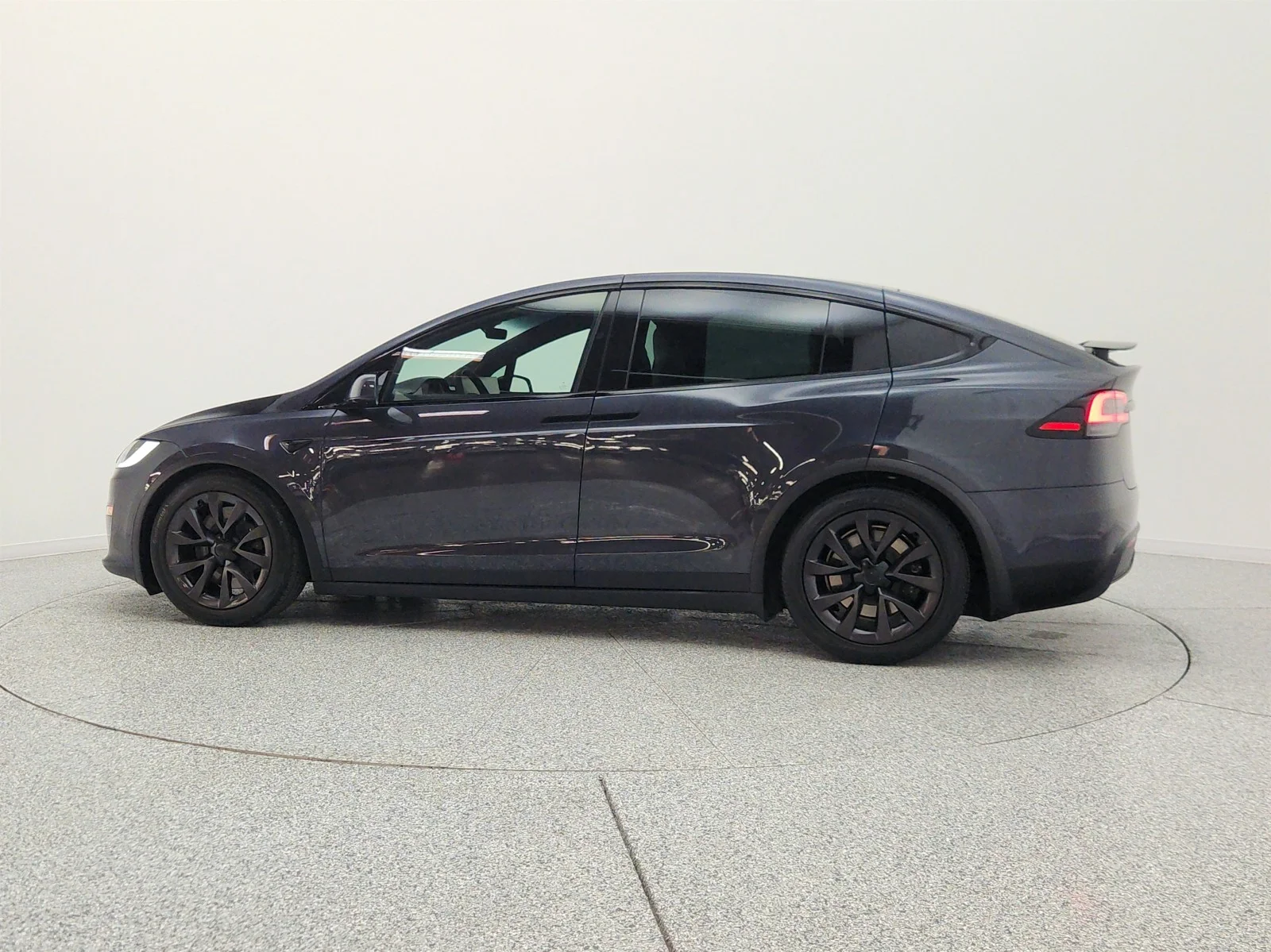 Used 2024 Stealth Grey Tesla AWD image 8