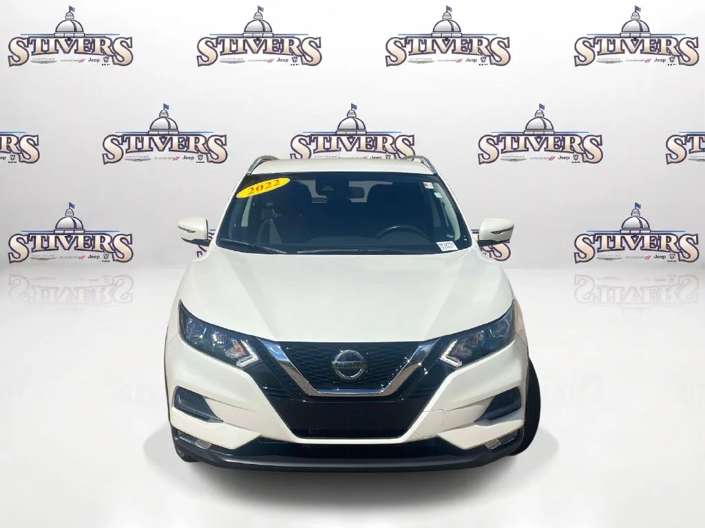 Certified Used 2022 White Nissan SV image 2
