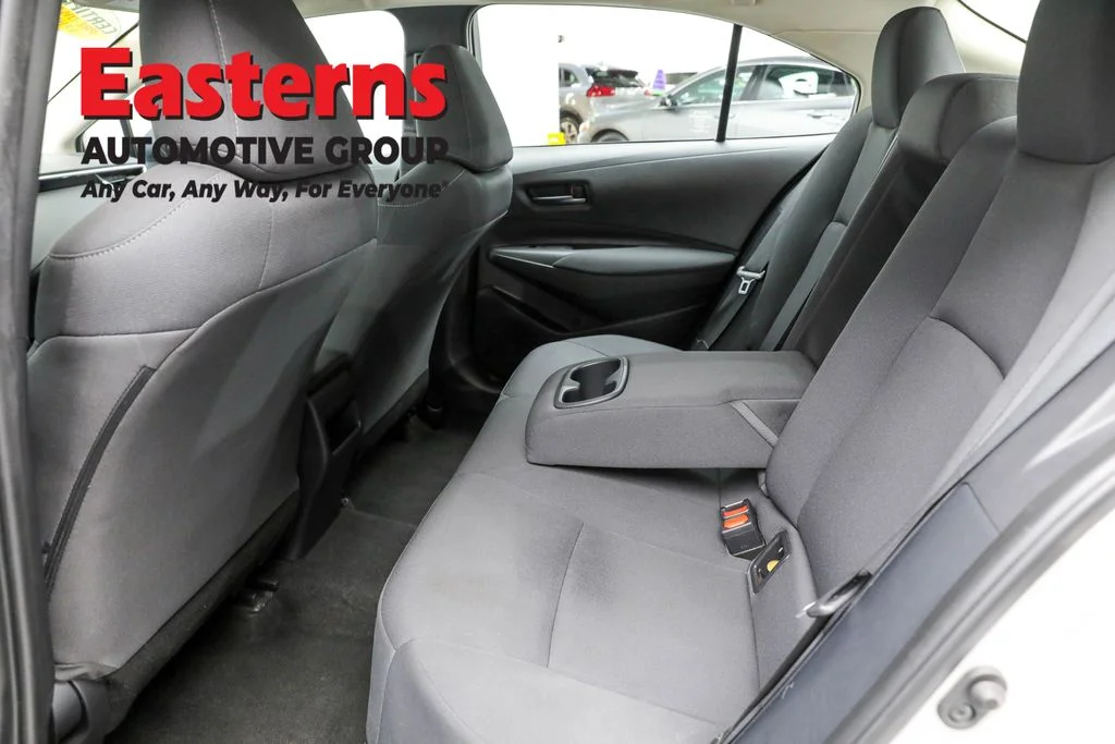 Used 2022 Silver Toyota LE image 20