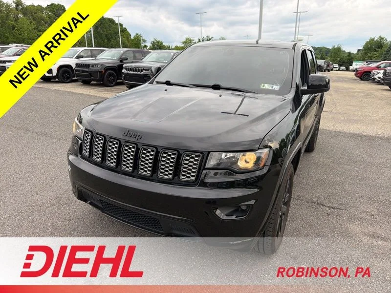 Used 2018 Jeep Grand Cherokee Altitude with VIN 1C4RJFAG0JC288542 for sale in McKees Rocks, PA