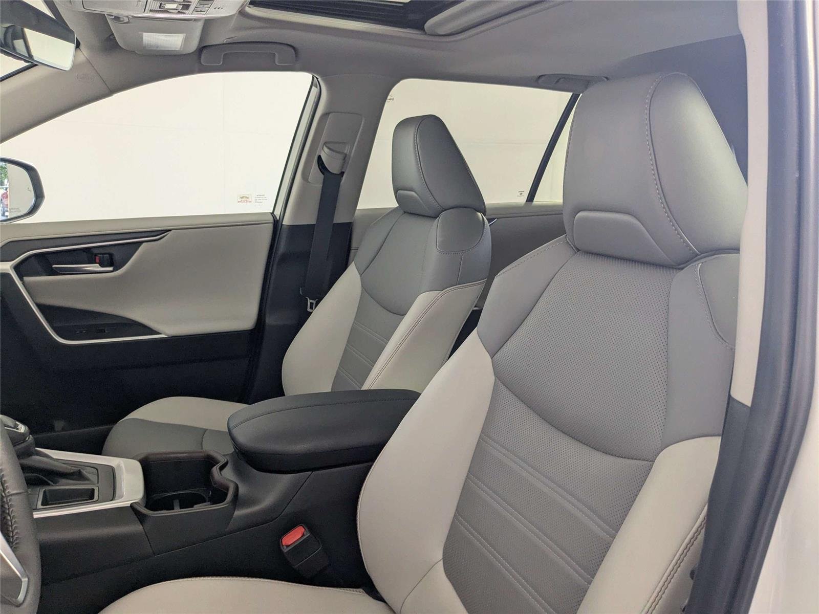 Certified Used 2024 Wind Chill Pearl Toyota Limited image 13