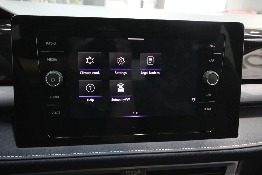 2025 Volkswagen Taos SEL - Photo 24