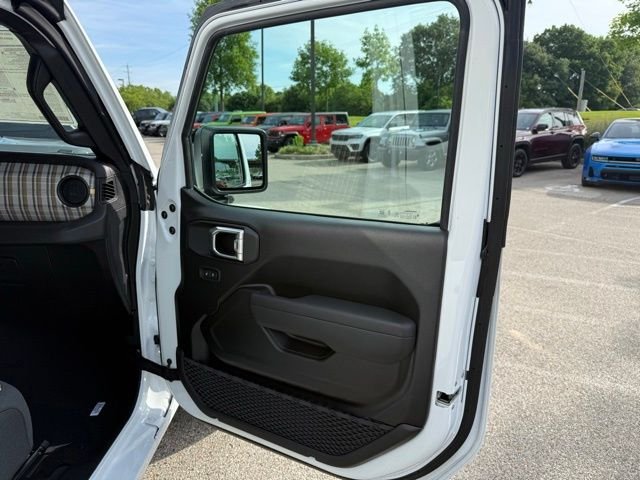 New 2026 Bright White Clear-Coat Exterior Paint Jeep 85th Anniversary Edition image 27