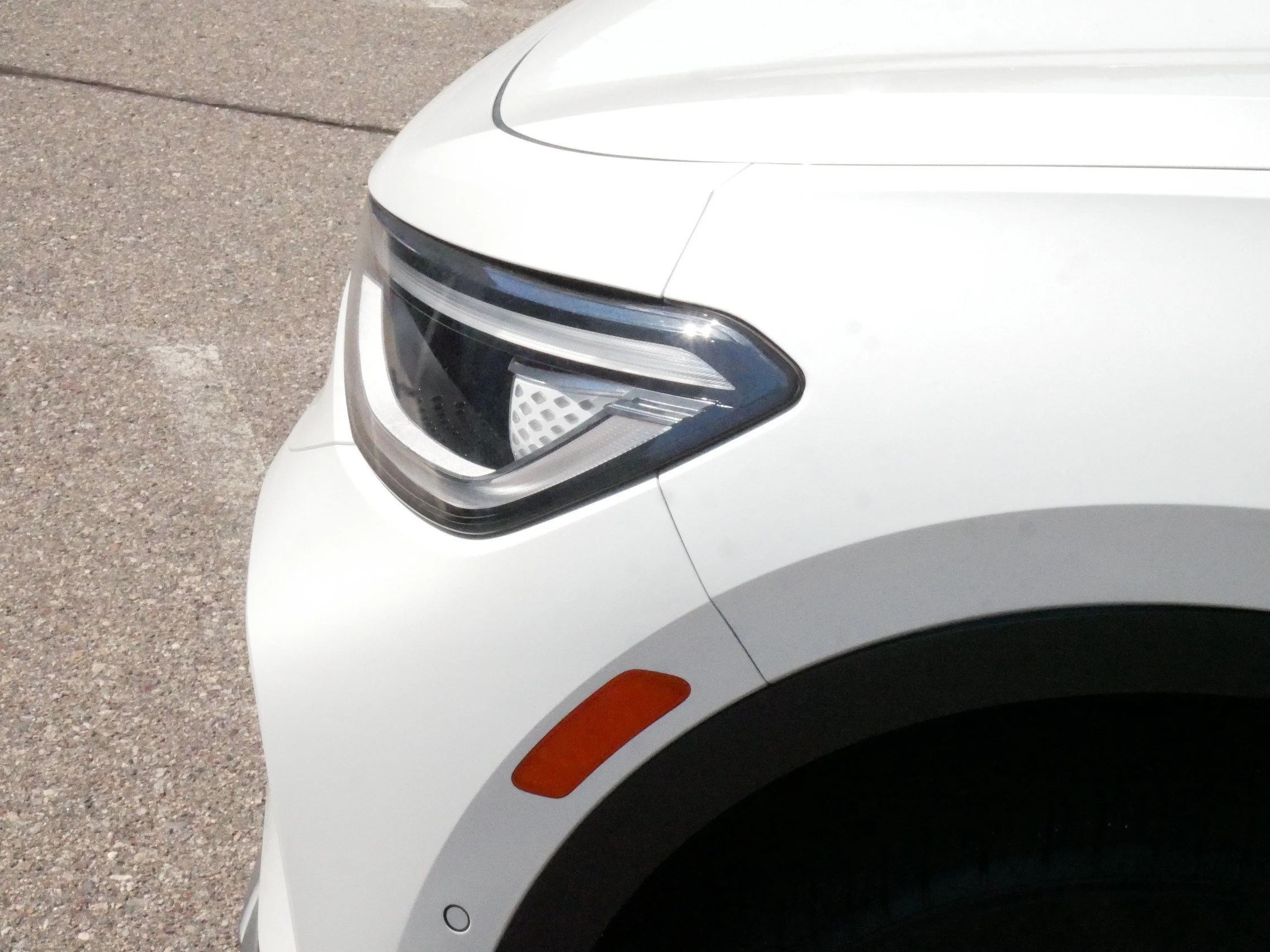 Certified Used 2023 Opal White Pearl Volkswagen Pro S image 16