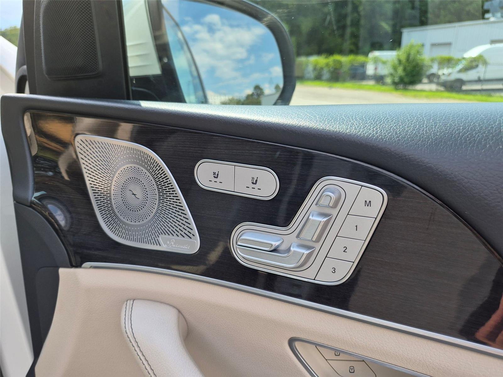 Used 2020 designo Diamond White Metallic Mercedes-Benz GLS 450 image 32