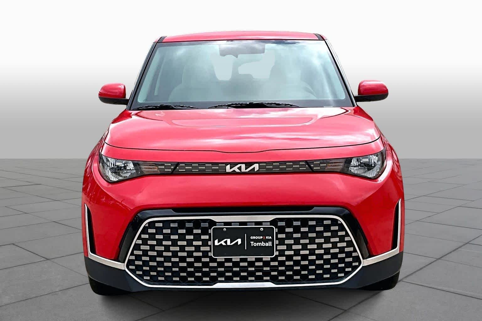 Used 2025 Inferno Red Kia EX image 4